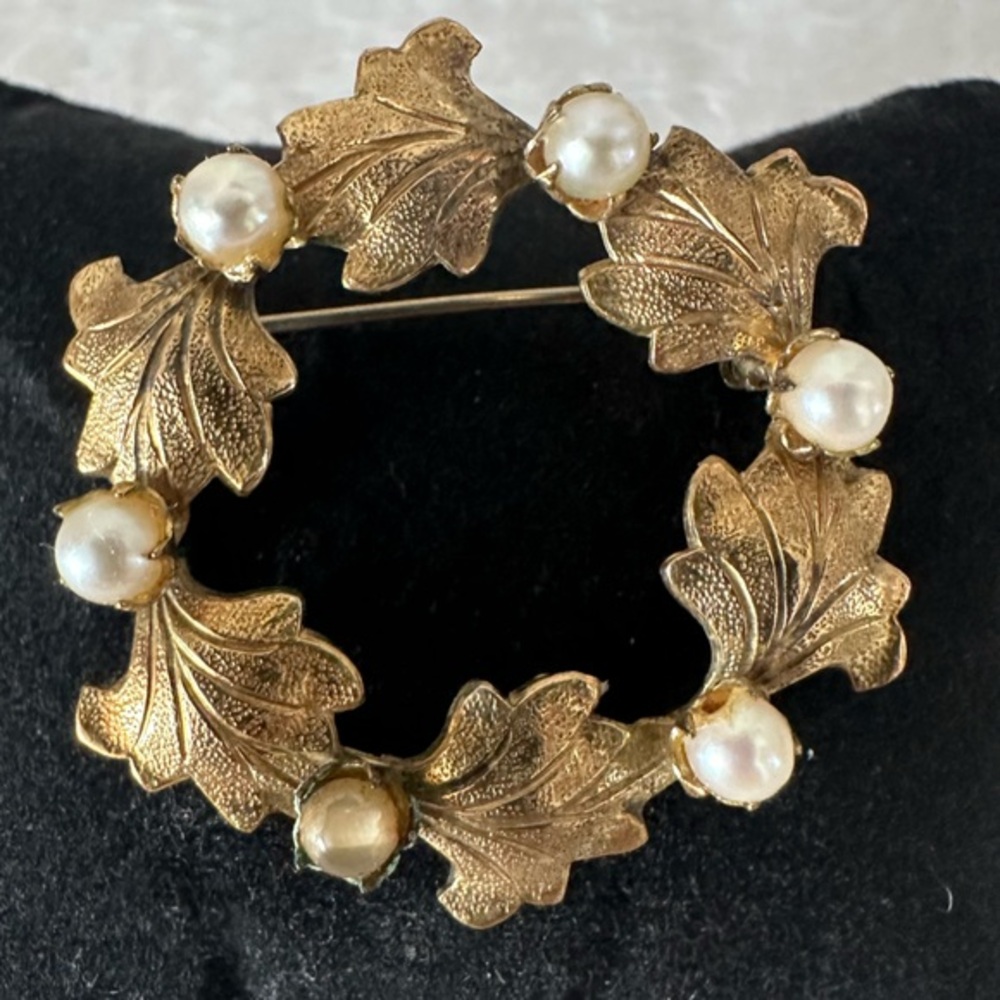 Vintage Gold Filled Wreath Brooch